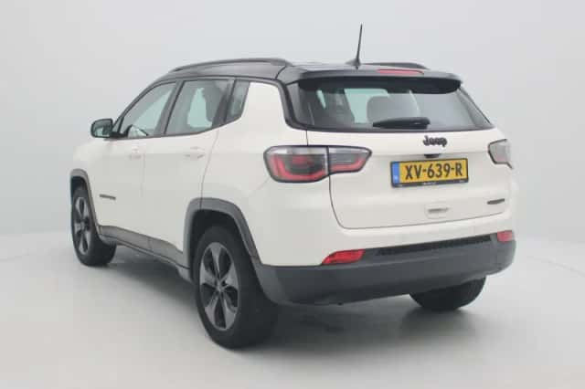 Jeep Compass (2019) thumbnail 2