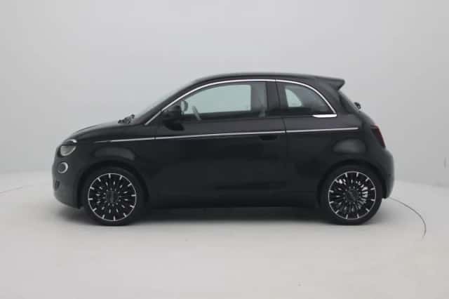 Fiat 500 (2023) thumbnail 4