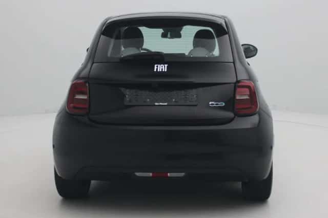 Fiat 500 (2023) thumbnail 5