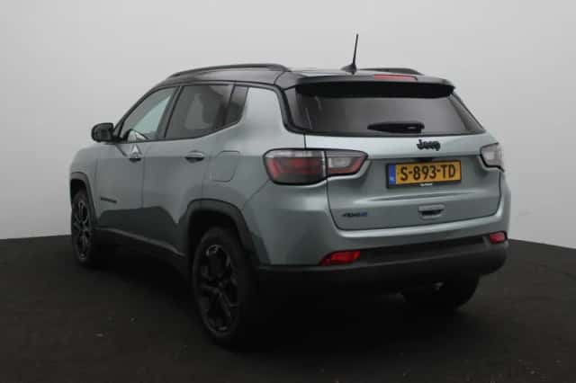 Jeep Compass (2023) thumbnail 2