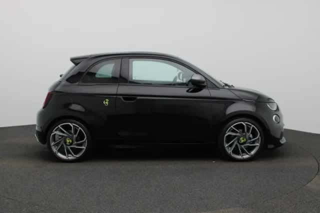 Fiat 500 (2024) thumbnail 6
