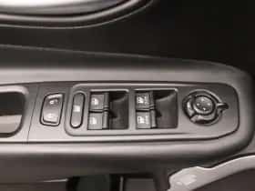 Jeep Renegade (2017) thumbnail 27