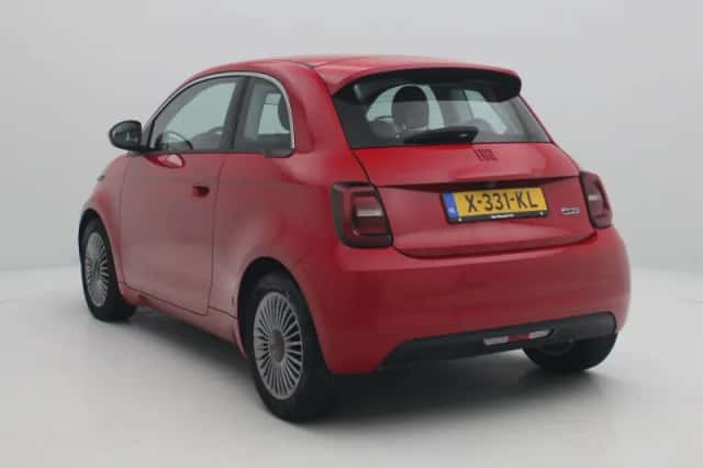 Fiat 500 (2023) thumbnail 3