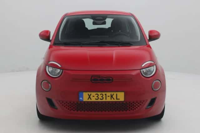 Fiat 500 (2023) thumbnail 4
