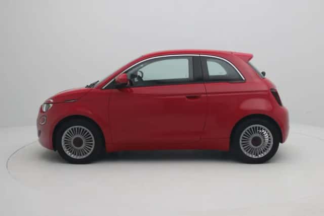 Fiat 500 (2023) thumbnail 5