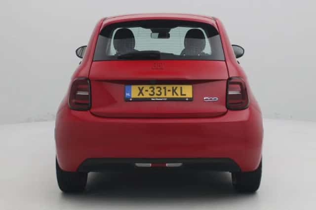 Fiat 500 (2023) thumbnail 6