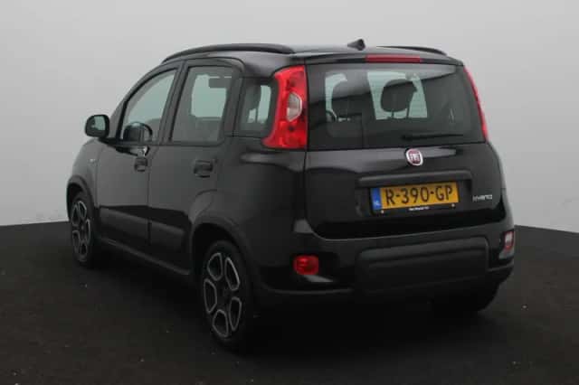 Fiat Panda (2022) thumbnail 2