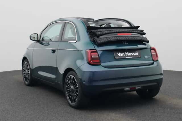 Fiat 500C (2023) thumbnail 2
