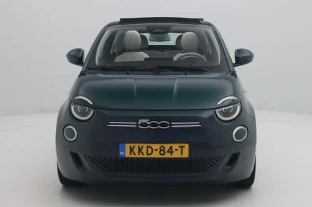 Fiat 500C (2023) thumbnail 4