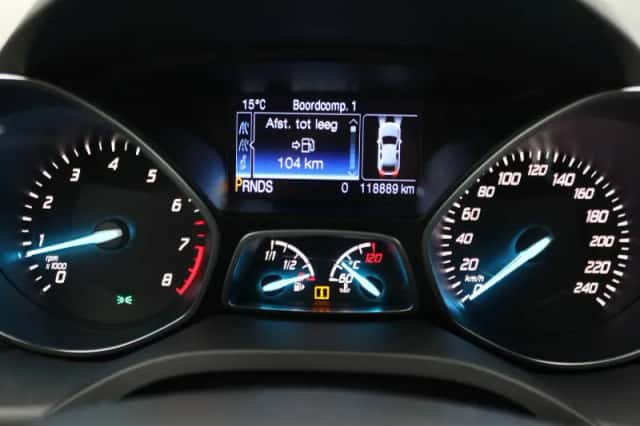 Ford Kuga (2016) thumbnail 13