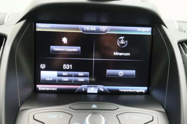 Ford Kuga (2016) thumbnail 14