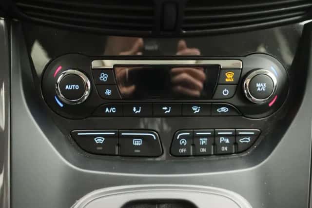 Ford Kuga (2016) thumbnail 15