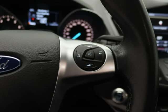 Ford Kuga (2016) thumbnail 24