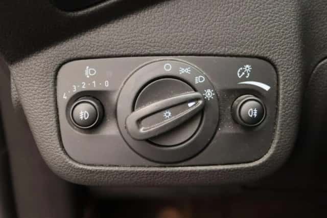 Ford Kuga (2016) thumbnail 26