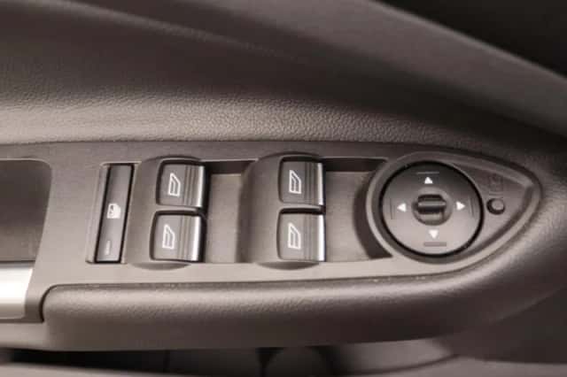 Ford Kuga (2016) thumbnail 27