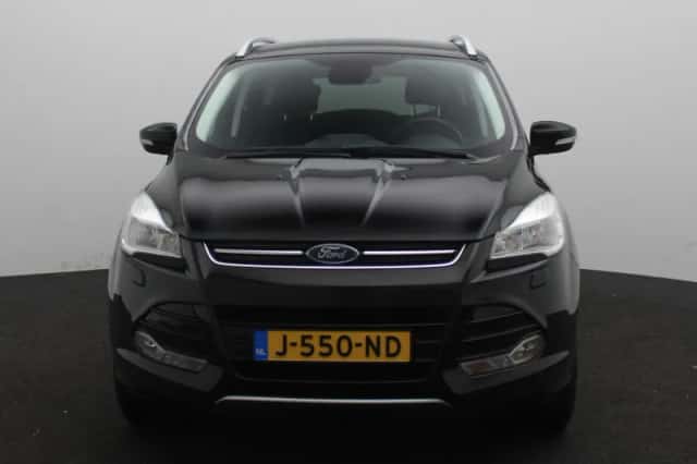 Ford Kuga (2016) thumbnail 5