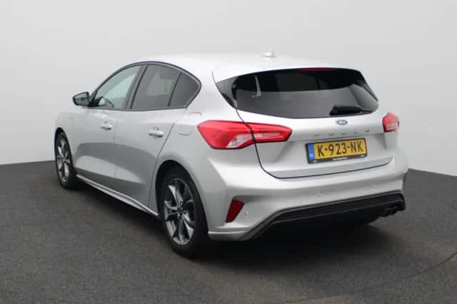 Ford Focus (2020) thumbnail 3