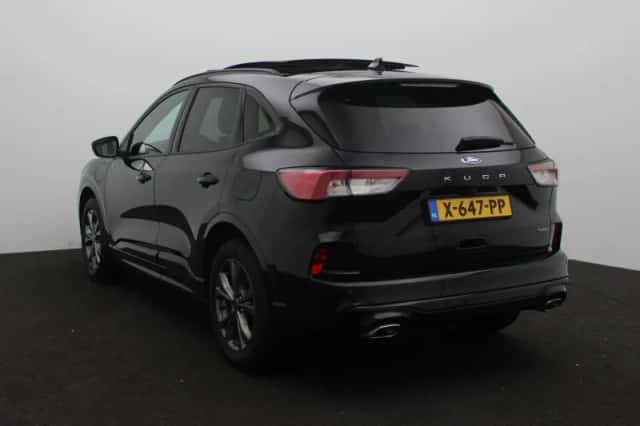Ford Kuga (2023) thumbnail 3
