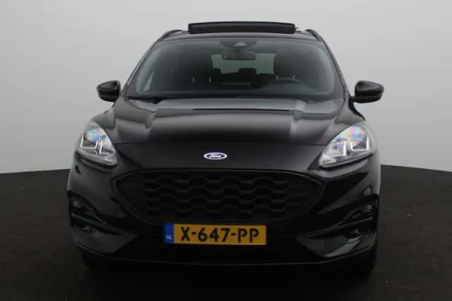 Ford Kuga (2023) thumbnail 4