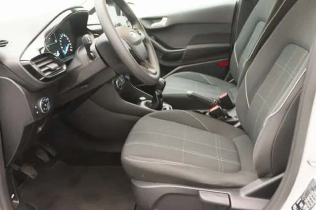 Ford Fiesta (2017) thumbnail 12