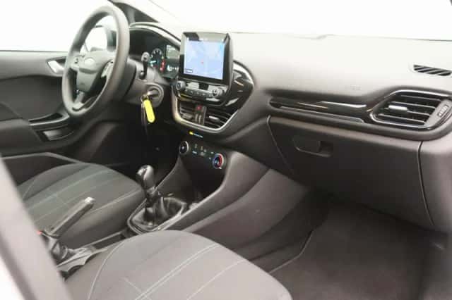 Ford Fiesta (2017) thumbnail 22