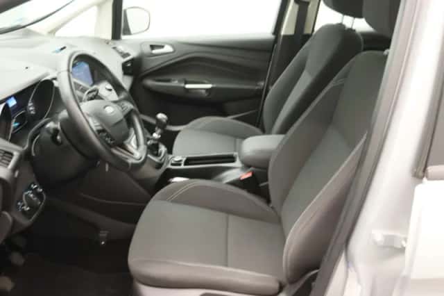 Ford C-Max (2017) thumbnail 12
