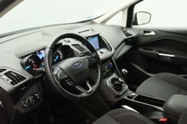 Ford C-Max (2017) thumbnail 23