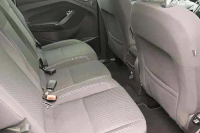 Ford C-Max (2017) thumbnail 25