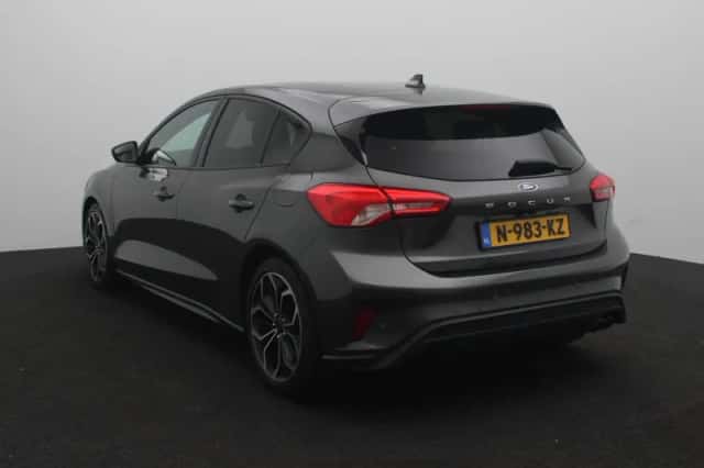 Ford Focus (2019) thumbnail 3