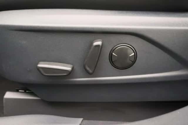 Ford Mustang Mach-E (2026) thumbnail 12