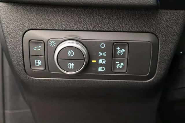 Ford Kuga (2022) thumbnail 23