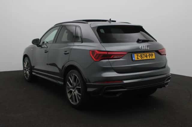 Audi Q3 (2019) thumbnail 3