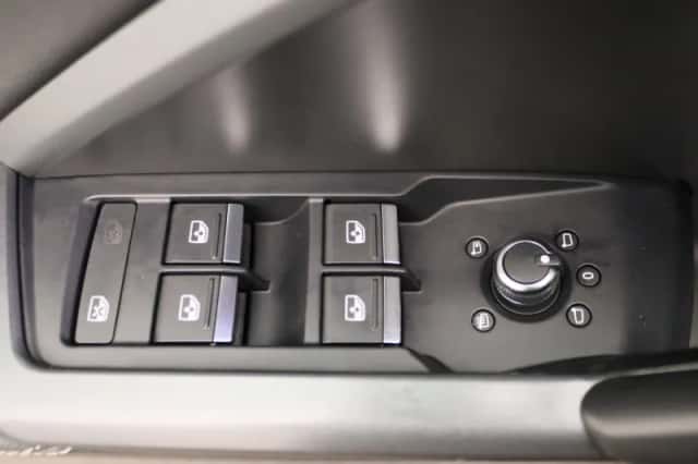 Audi Q3 (2019) thumbnail 24