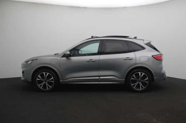 Ford Kuga (2022) thumbnail 5