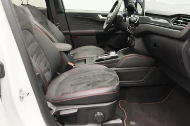 Ford Kuga (2022) thumbnail 29