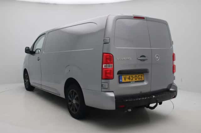 Opel Vivaro (2024) thumbnail 2