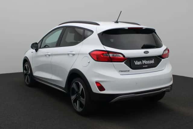 Ford Fiesta (2023) thumbnail 3