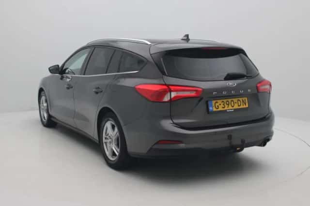 Ford Focus (2019) thumbnail 3