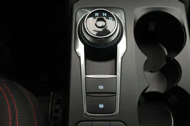Ford Kuga (2023) thumbnail 11