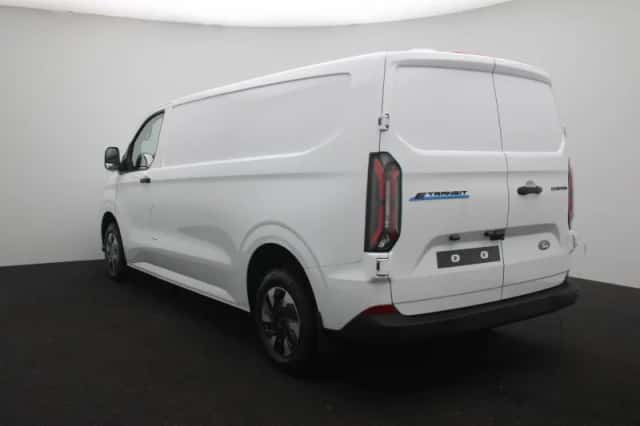 Ford E-Transit Custom (2026) thumbnail 2