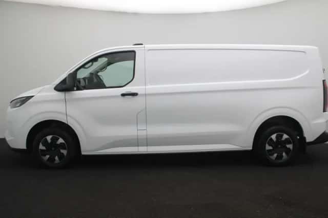 Ford E-Transit Custom (2026) thumbnail 4