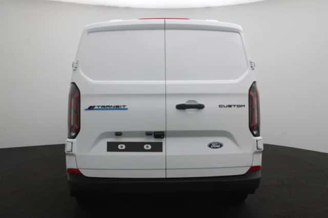 Ford E-Transit Custom (2026) thumbnail 5