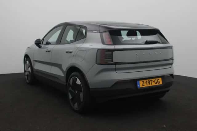 Volvo EX30 (2024) thumbnail 2