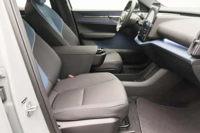 Volvo EX30 (2024) thumbnail 21