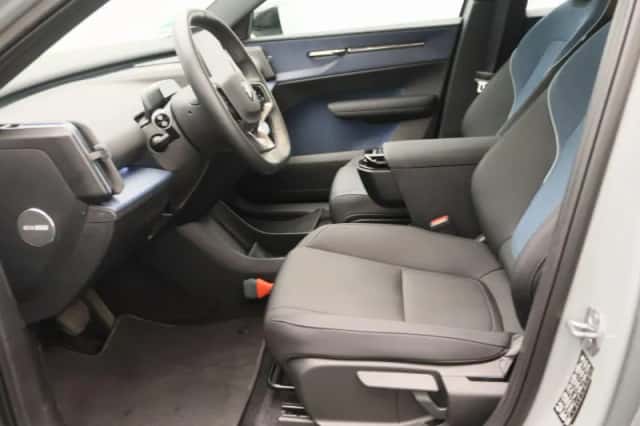 Volvo EX30 (2024) thumbnail 10