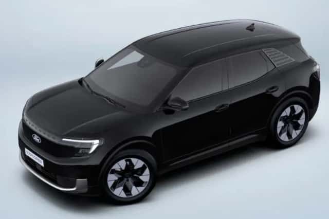 Ford Explorer (2024) thumbnail 3