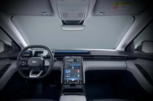 Ford Explorer (2024) thumbnail 7
