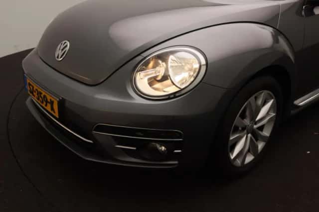 Volkswagen Beetle (2018) thumbnail 15