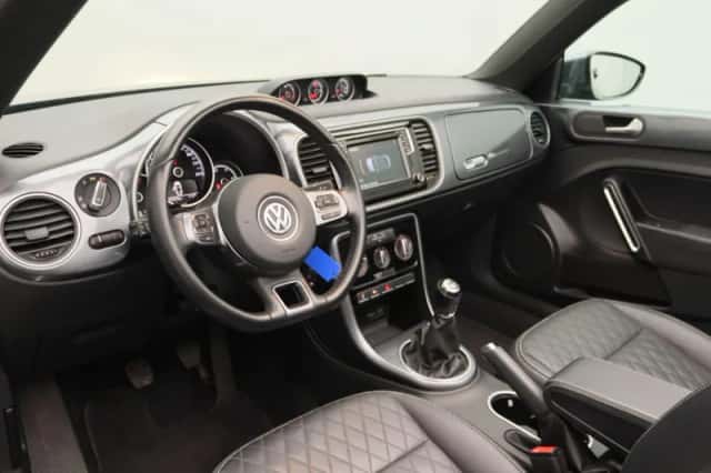 Volkswagen Beetle (2018) thumbnail 20