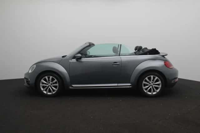 Volkswagen Beetle (2018) thumbnail 4